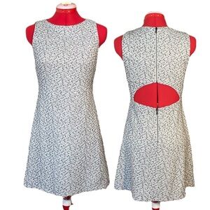 Alice + Olivia Monochrome Textured Cut Out Back Detail Sleeveless Dress Size 2/4